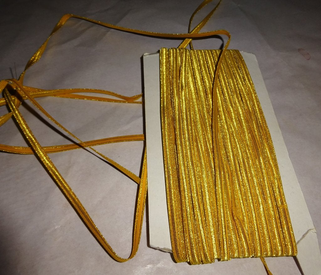 NIEUW GOUD galon / Chevron = 7 mm breed voor Uw Uniform., Ophalen of Verzenden, Overige soorten, Nederland, Overige typen