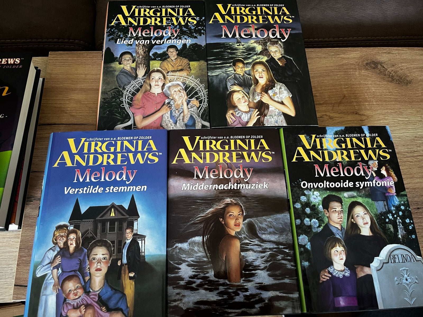 Virginia Andrews - Melody serie (5 boeken), Boeken, Ophalen of Verzenden, Zo goed als nieuw, Nederland