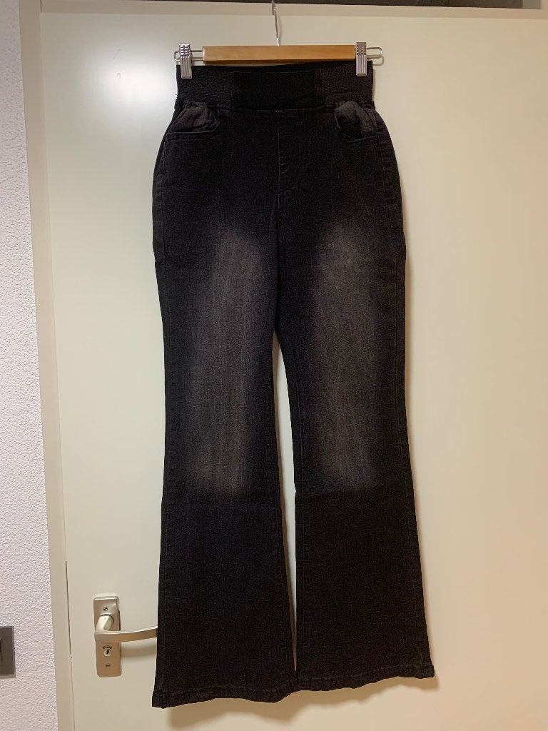 Zwarte dames spijkerbroek met wijde pijpen maat XS, Ophalen of Verzenden, Nieuw, Zwart, W27 (confectie 34) of kleiner