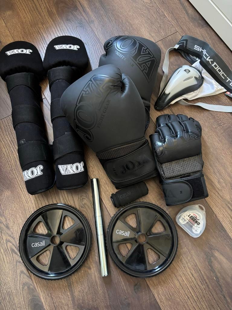 Complete kickboksset - Zo goed als nieuw, Sport en Fitness, Ophalen of Verzenden, Zo goed als nieuw, Overige, Vechtsportbescherming