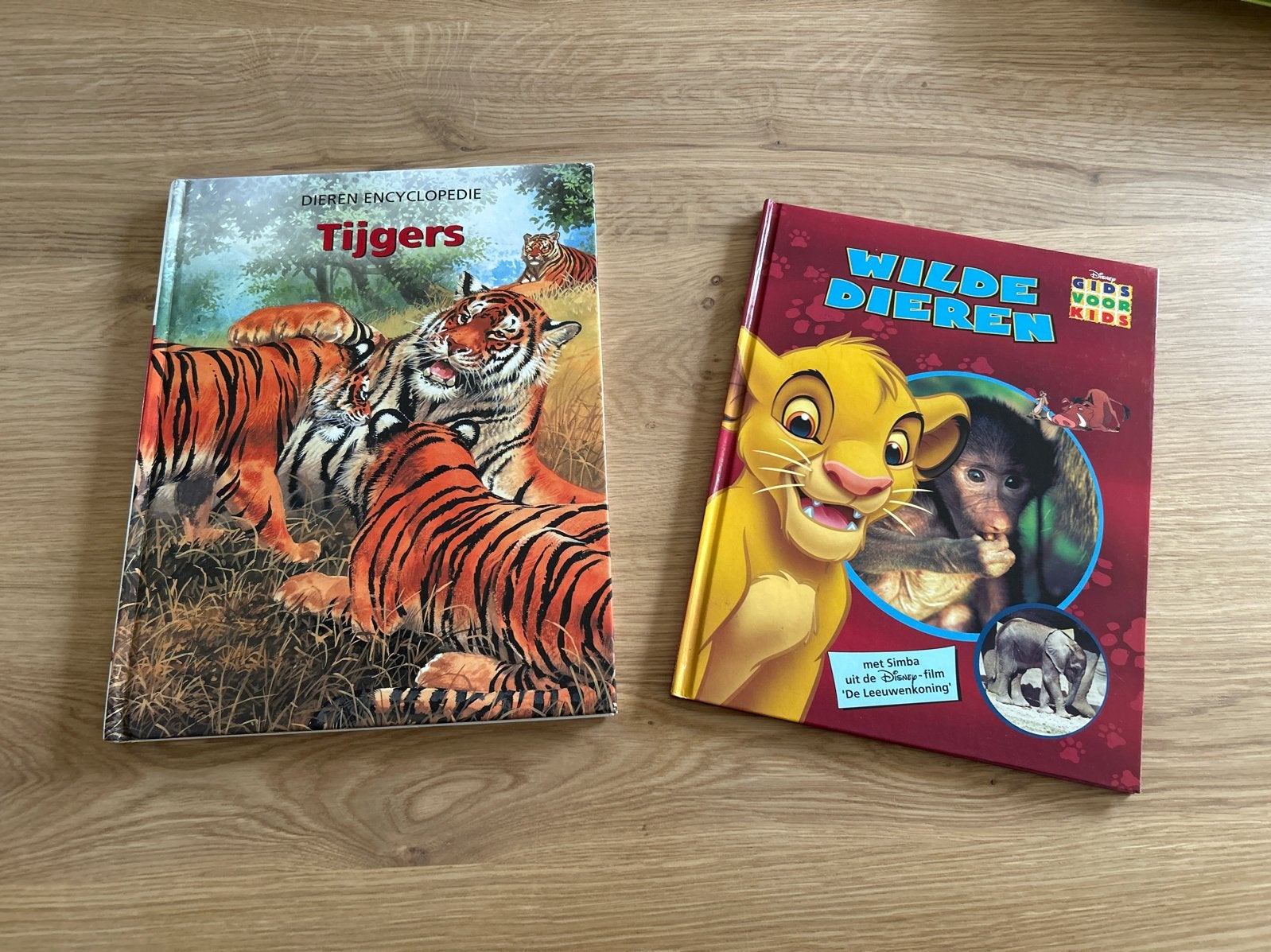 2x Dierenboeken: Tijgers Encyclopedie & Wilde Dieren, Boeken, Ophalen of Verzenden, Zo goed als nieuw, Non-fictie