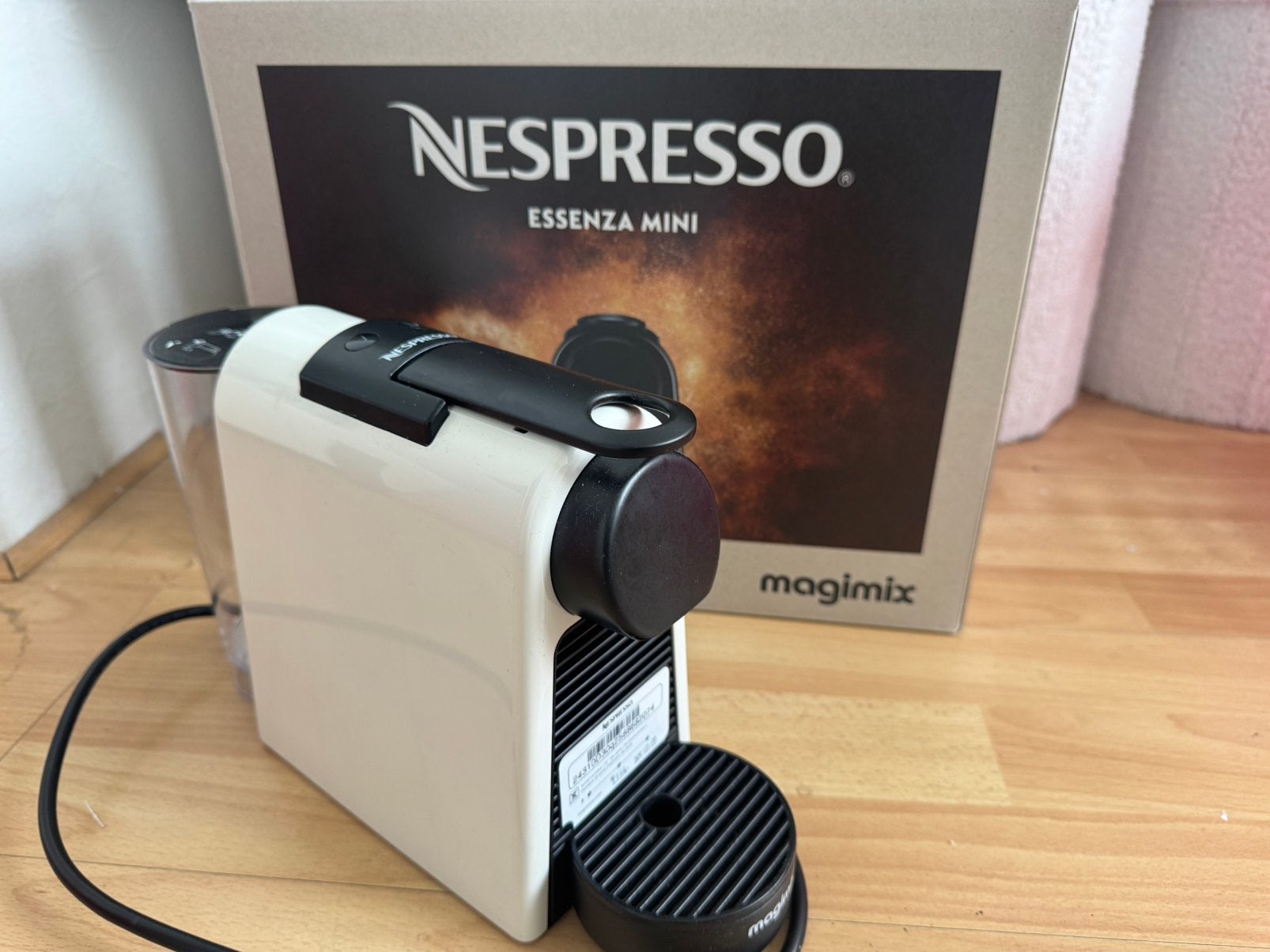 Nespresso Essenza Mini, Witgoed en Apparatuur, Ophalen, Zo goed als nieuw, Koffiemachine