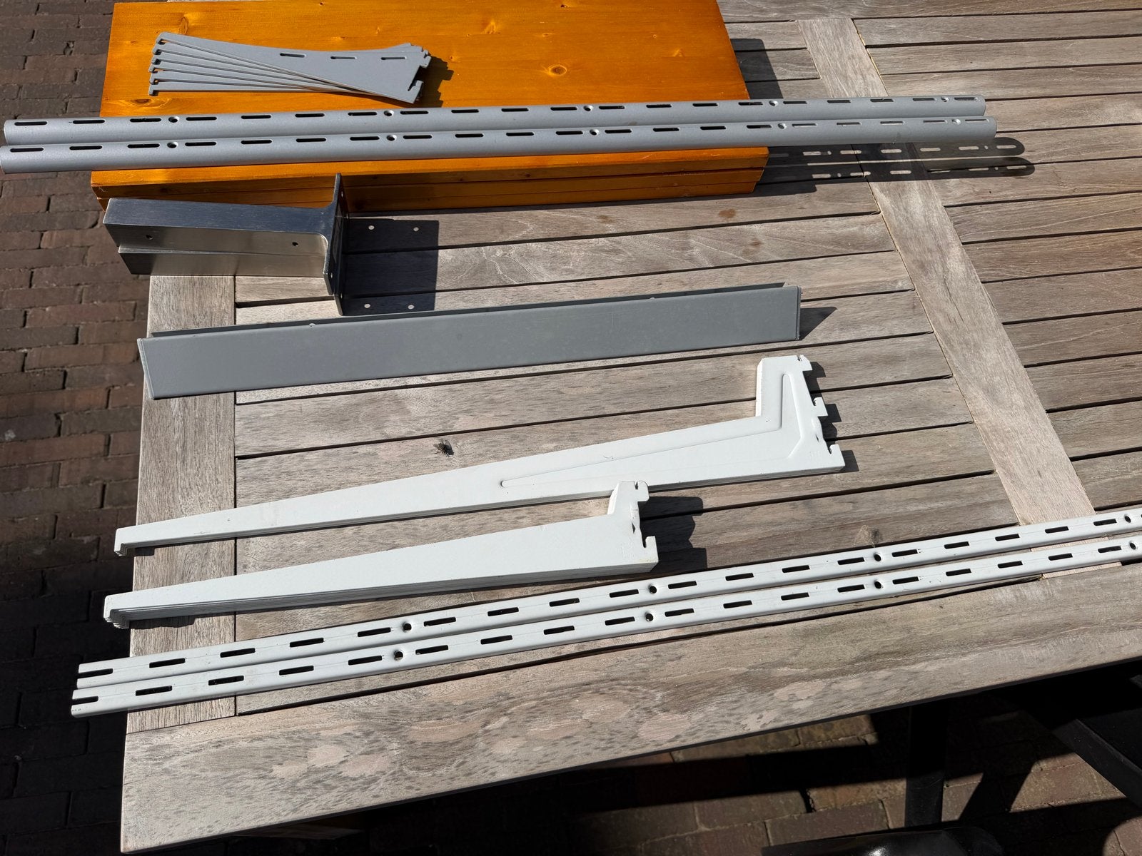 Diverse plankdragers en planken o.a. Ekby Bjärnum (Ikea), Ophalen of Verzenden, Gebruikt