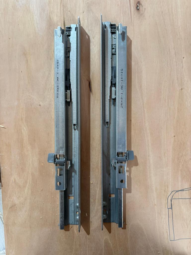 Push to open ladenrailsen Ikea 7x, Ophalen, Zo goed als nieuw, 250 mm of meer, Overige typen