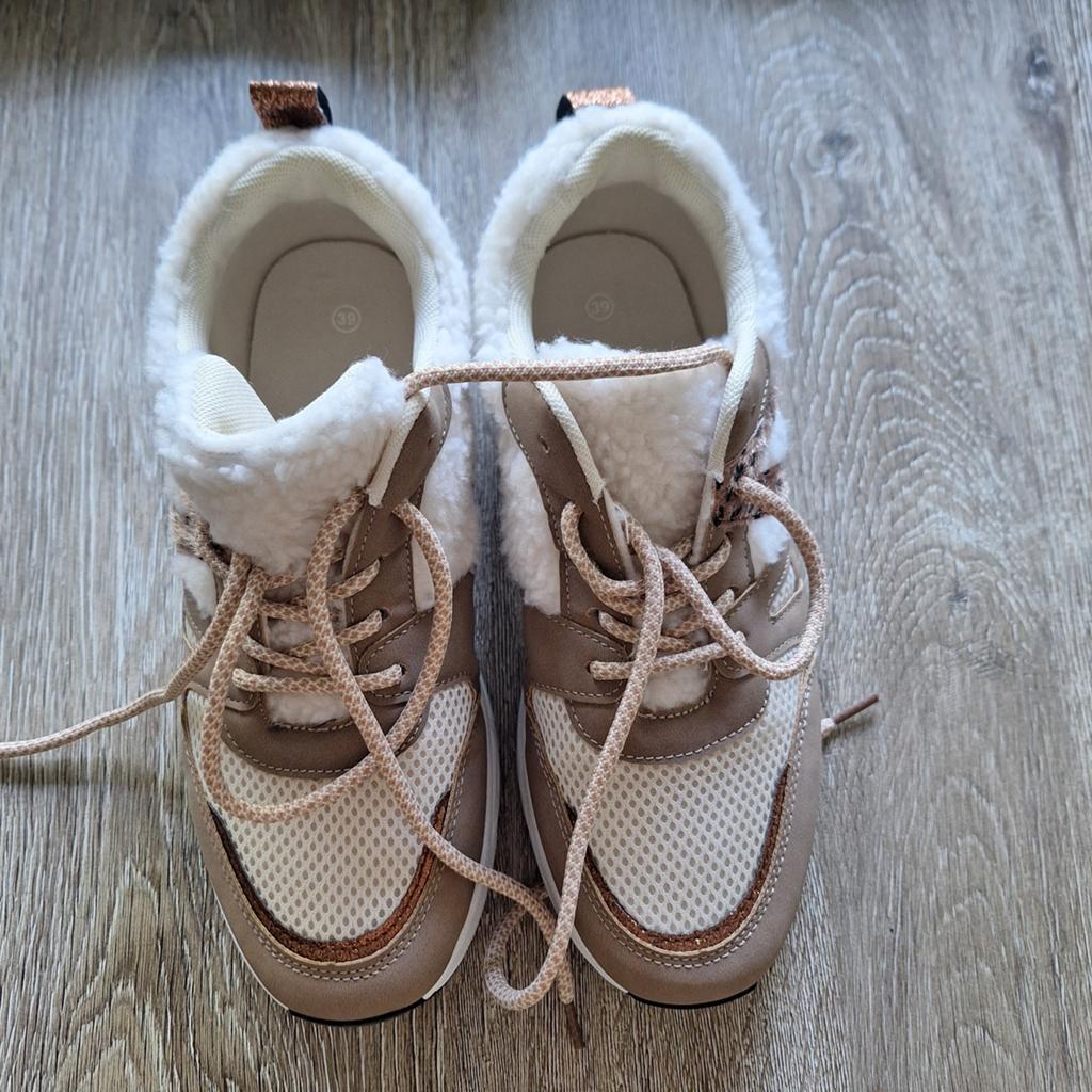Dames schoenen, Kleding | Dames, Overige kleuren, Ophalen of Verzenden, Sneakers of Gympen, Zo goed als nieuw