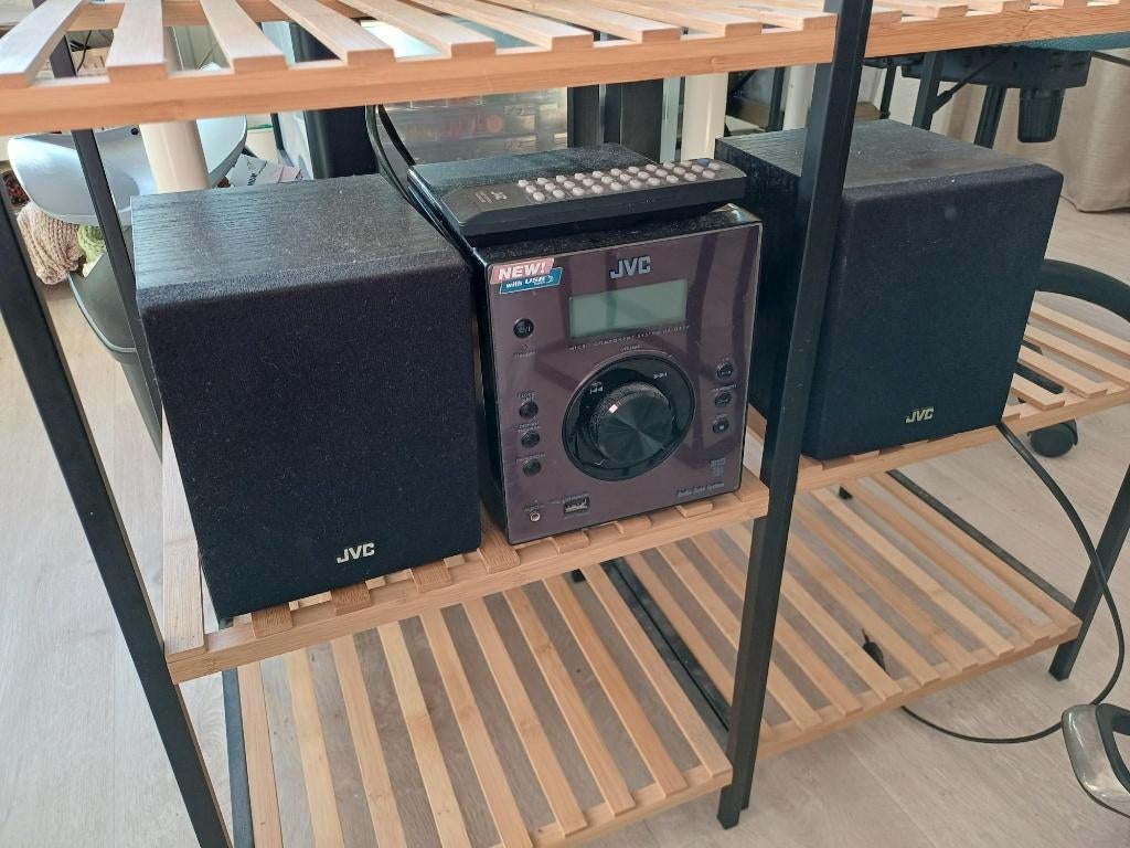 stereo met cd speler, radio, usb ingang en boxen, Ophalen, Gebruikt, JVC