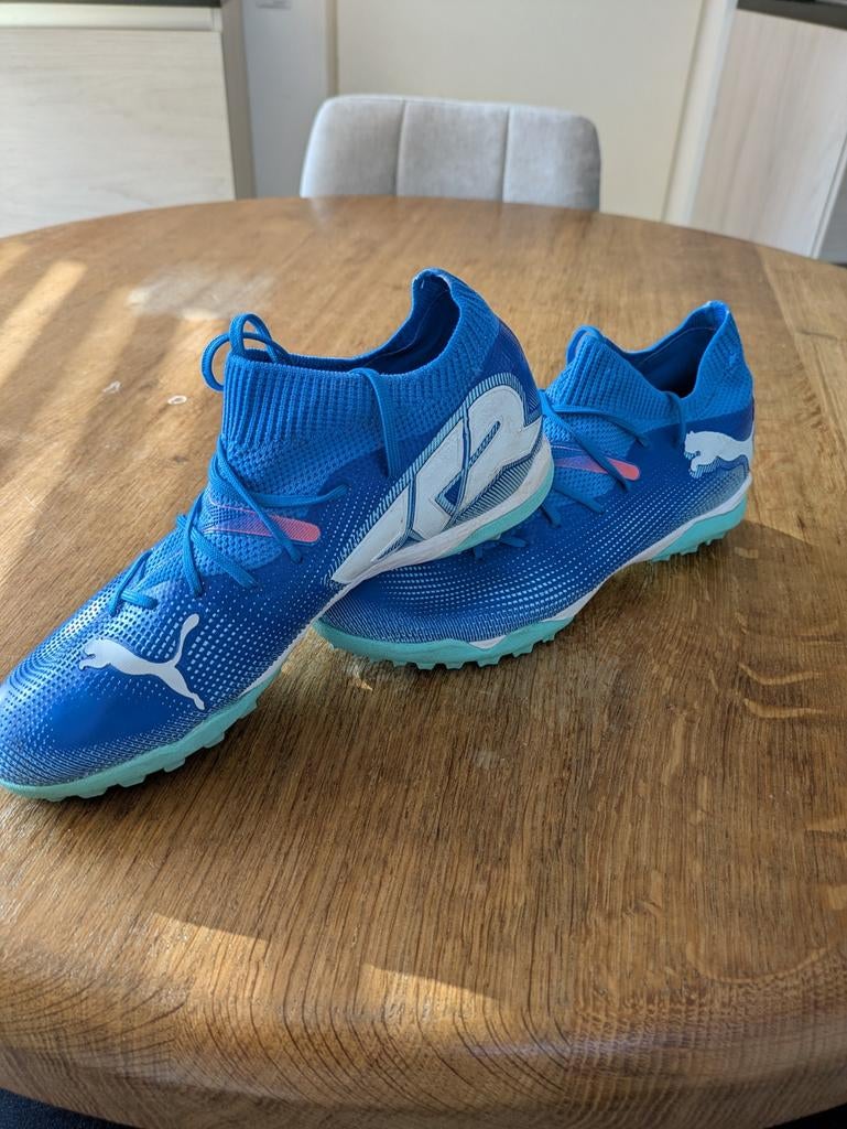 Puma sportschoenen maat 37 (valt als 36) - Zeer goede staat, Sport en Fitness, Voetbal, Ophalen
