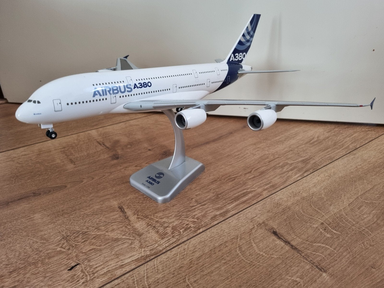 Airbus A380, Ophalen of Verzenden, Nieuw, Schaalmodel
