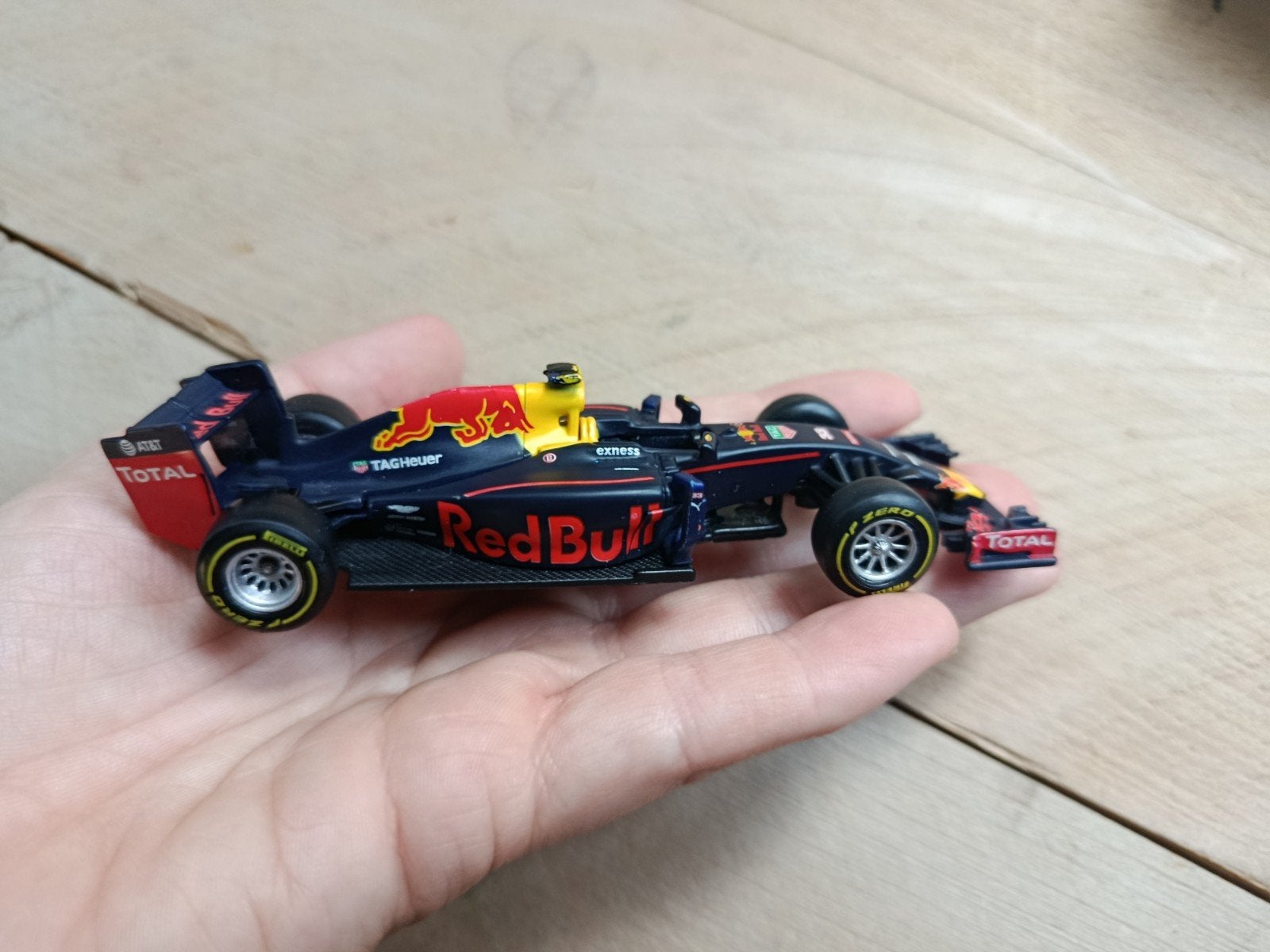 Red Bull Racing F1 modelauto - Bburago, Ophalen of Verzenden, Zo goed als nieuw, Auto, Overige merken