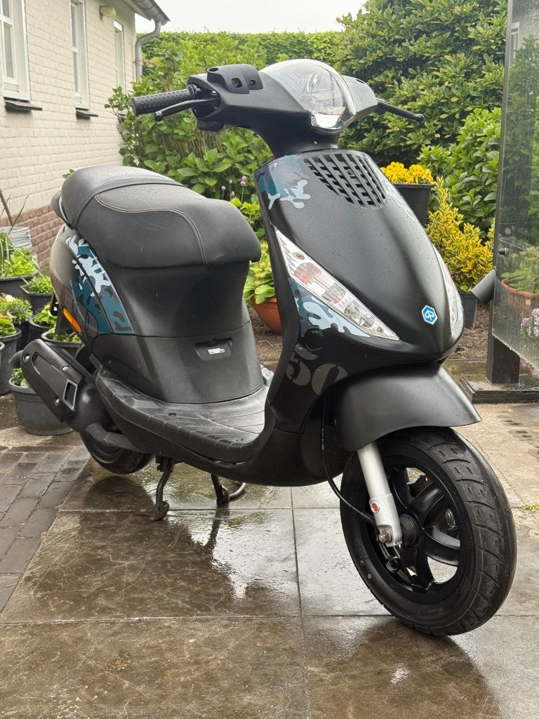 ️Piaggio zip 2 takt 50cc 2016 in nieuwstaat 4000 km uniek️
