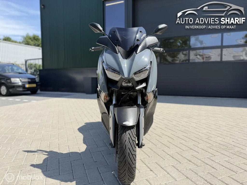 Yamaha XMAX 300 ABS € 5.750,00, Scooter, 292 cc, Bedrijf, 12 t/m 35 kW