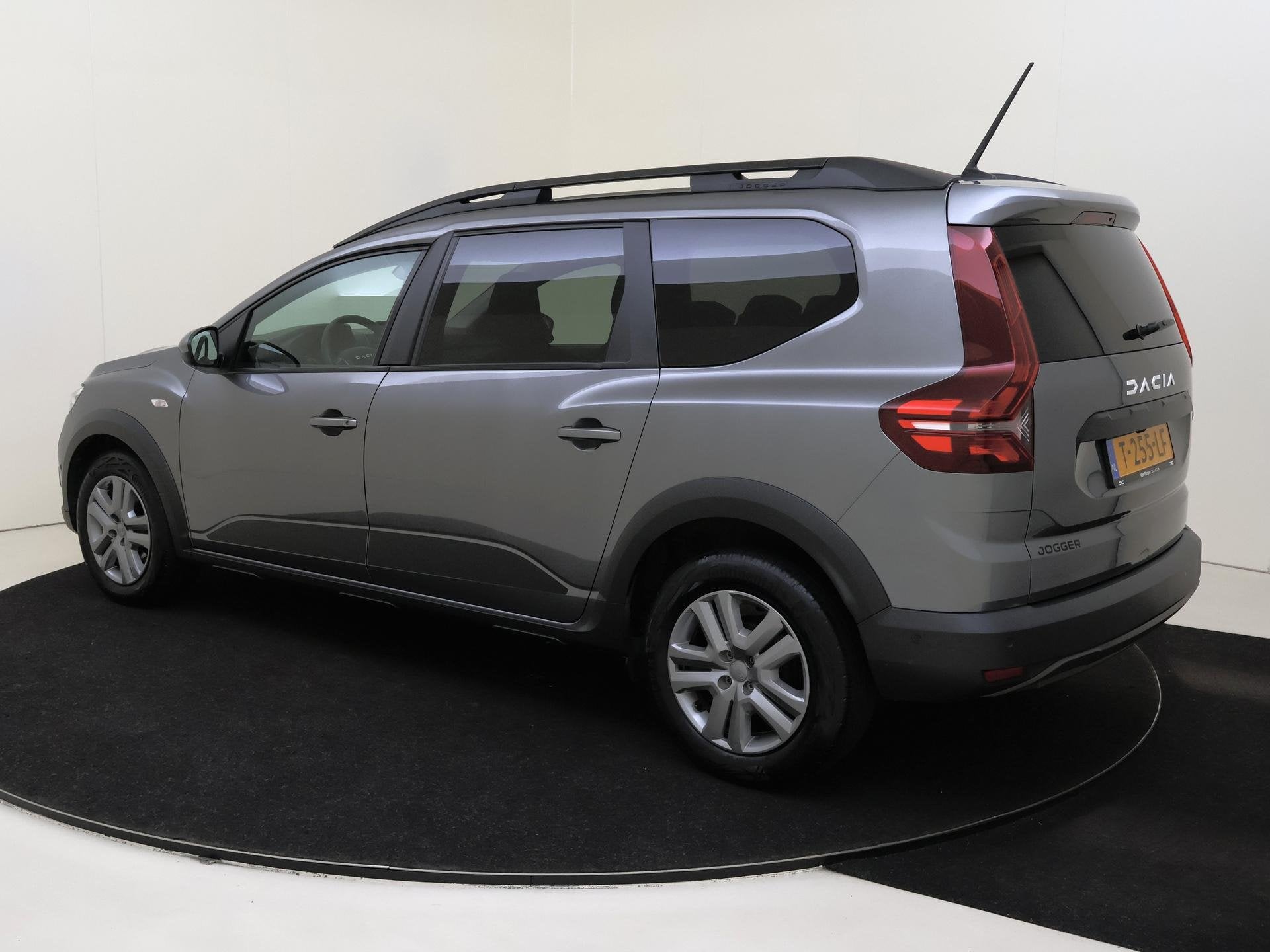 Dacia Jogger 1.0 TCe 100 ECO-G Expression 5p. | Navigatie |, Dealer onderhouden, Gebruikt, Euro 6, Origineel Nederlands