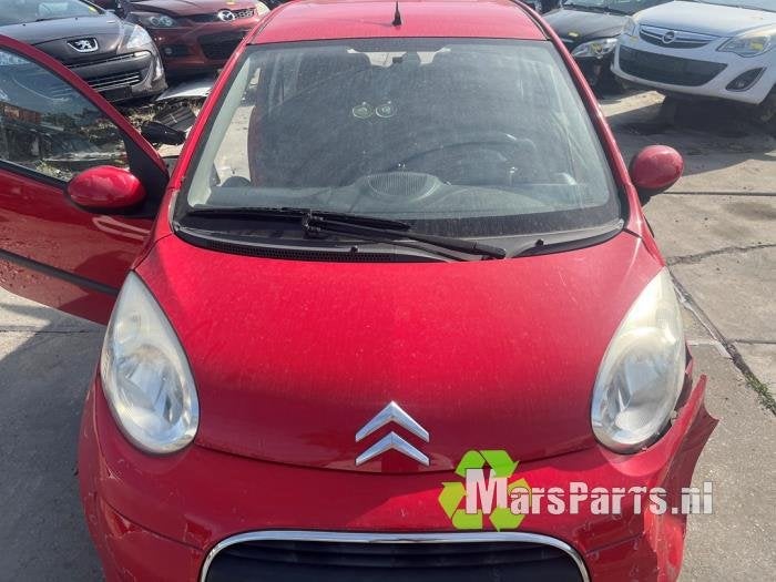 Motorkap van een Citroen C1 (KJH)