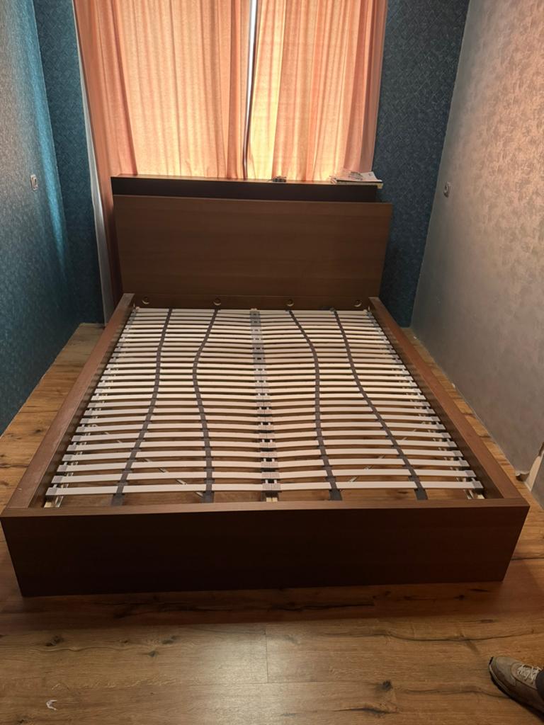 Malm bed, Ophalen, Gebruikt, Bruin, Tweepersoons