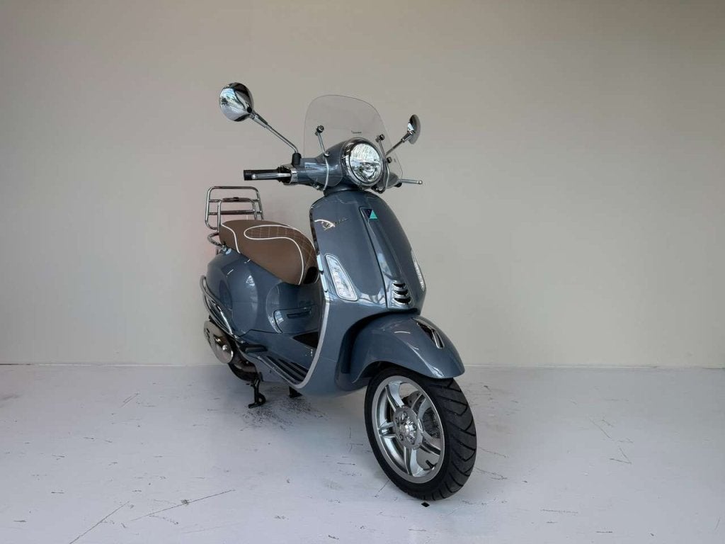 Vespa Primavera 125CC Crystal Blue Metallic, 2025, Custom, Niet ingevuld, Scooter, Occasion, Bedrijf