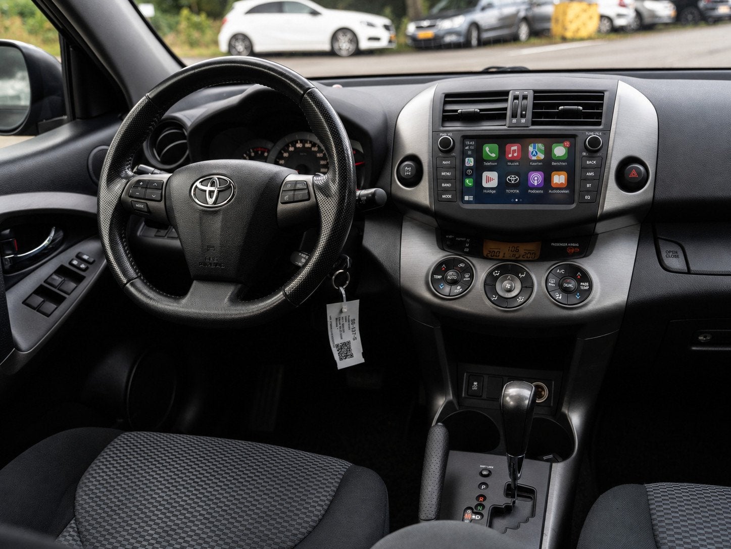 Toyota RAV4 2.0 VVTi Dynamic | AUTOMAAT | APPLE CARPLAY | TR, Gebruikt, 4 cilinders, Zwart, Bedrijf