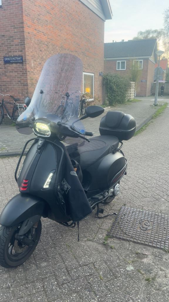 Vespa sprint 2018, Fietsen en Brommers, Verzenden, Zo goed als nieuw, Benzine