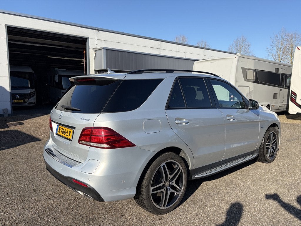 Mercedes-Benz GLE 500 e 4MATIC AMG Trekhaak Elektr. Stoelen, Auto's, Mercedes-Benz, Automaat, Gebruikt, 2000 kg, GLE