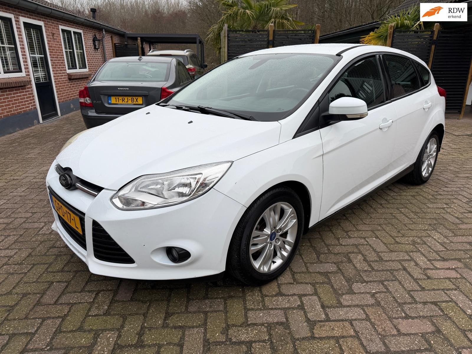 Ford FOCUS 1.0 EcoBoost Titanium NIEUWE APK tot 3-2027, 125 pk, Gebruikt, 635 kg, Wit