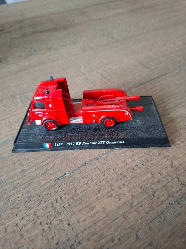 Renault 2T5 Gugumus - Brandweerwagen 1957 - 1:57, Overige merken, 1:50 of kleiner, Ophalen of Verzenden, Zo goed als nieuw