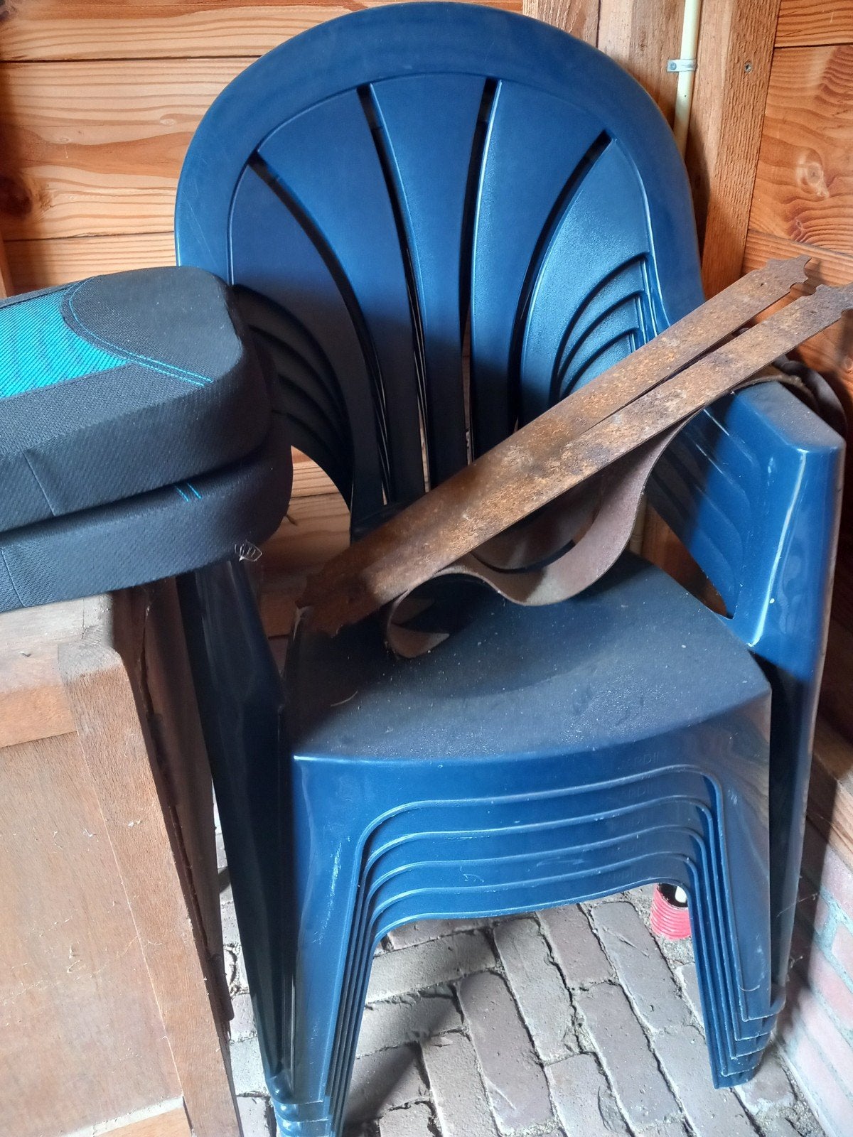 5x Blauwe Kunststof Tuinstoelen - Stapelbaar, Ophalen, Gebruikt, Kunststof, Stapelbaar