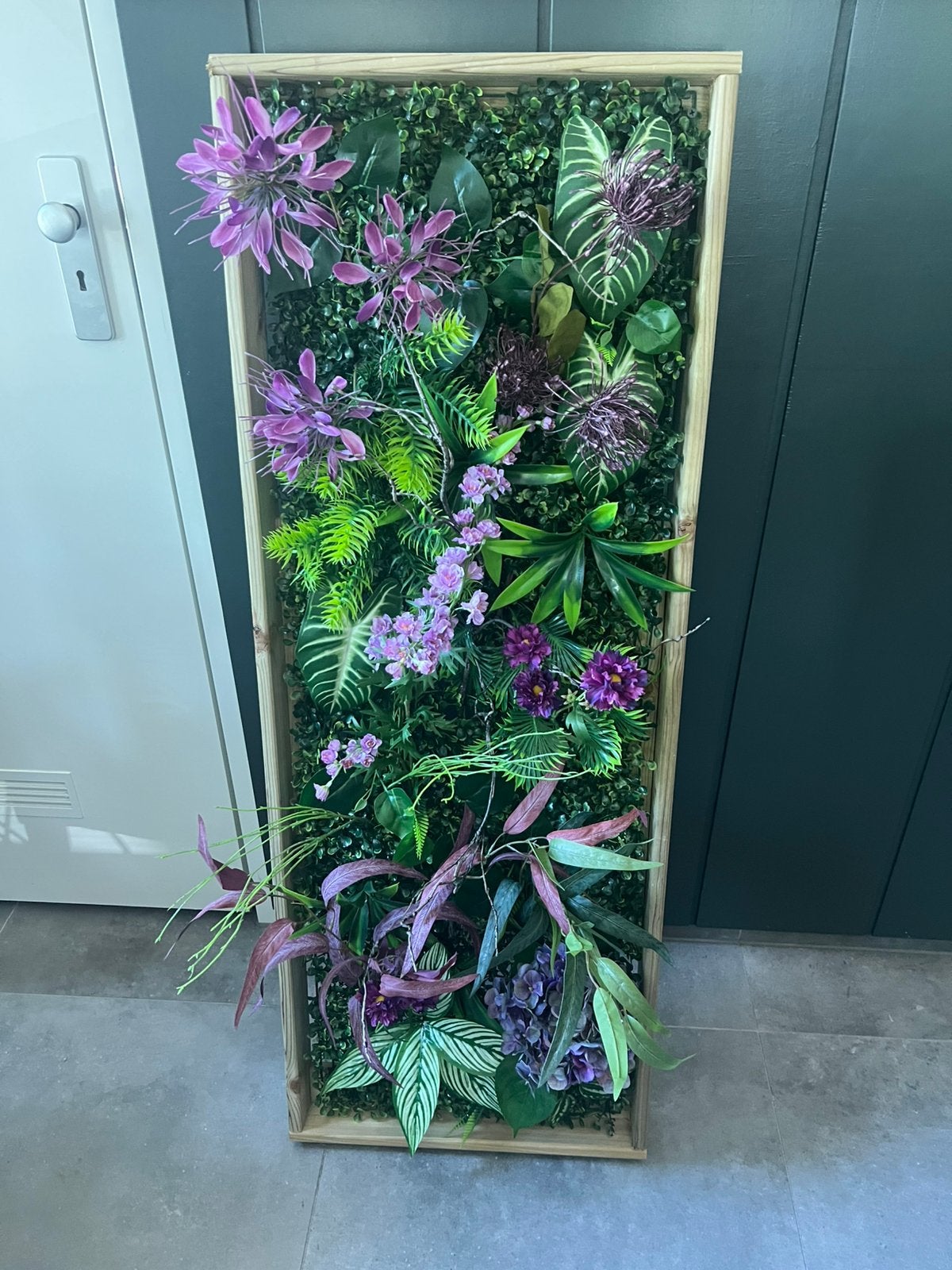 Decoratieve Kunstplantenwand met Paarse Bloemen, Binnen, Kunstplant, Nieuw, Ophalen of Verzenden