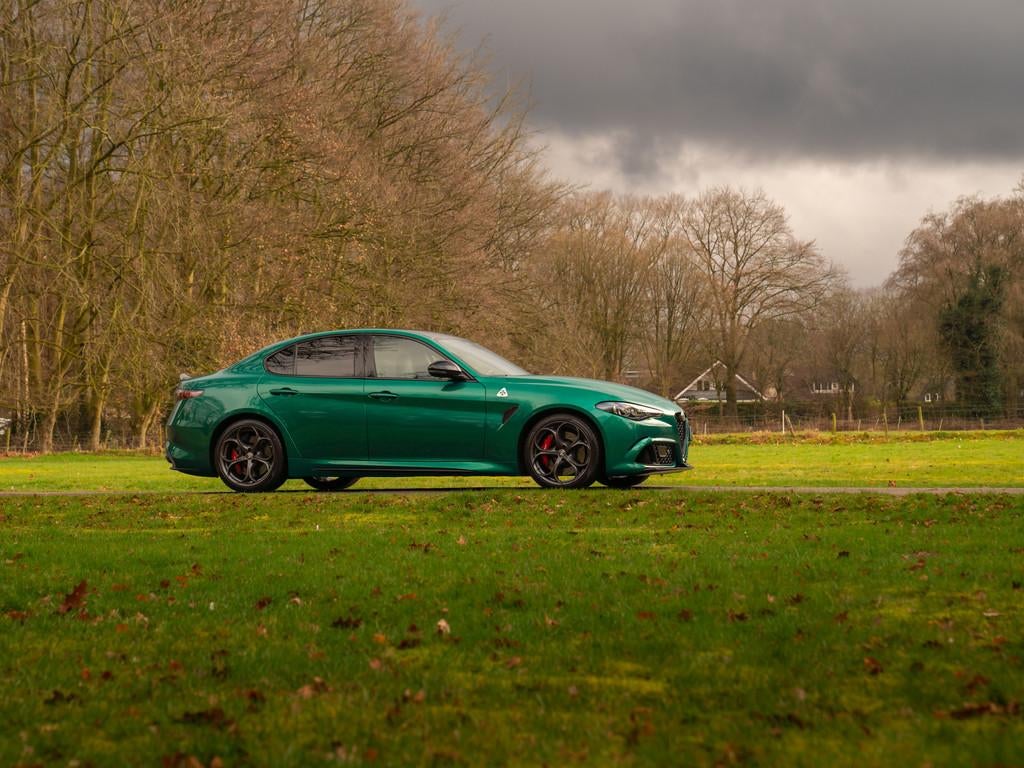 Alfa Romeo Giulia 2.9 V6 Quadrifoglio MY26 | Carbon dak | Ak, Auto's, Automaat, Achterwielaandrijving, Gebruikt, 10 km/l