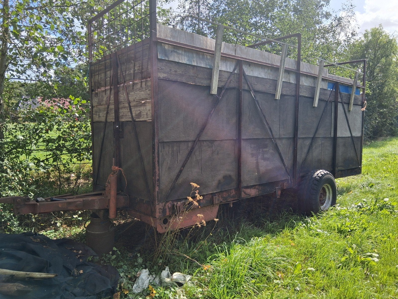 veewagen, nachthok, schapenhok op onderstel van ladewagen, Stalling