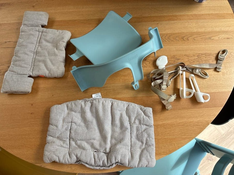 Stokke Tripp Trapp Baby Set met kussens en tuigje, Gebruikt, Verzenden, Meegroeistoel, Nvt
