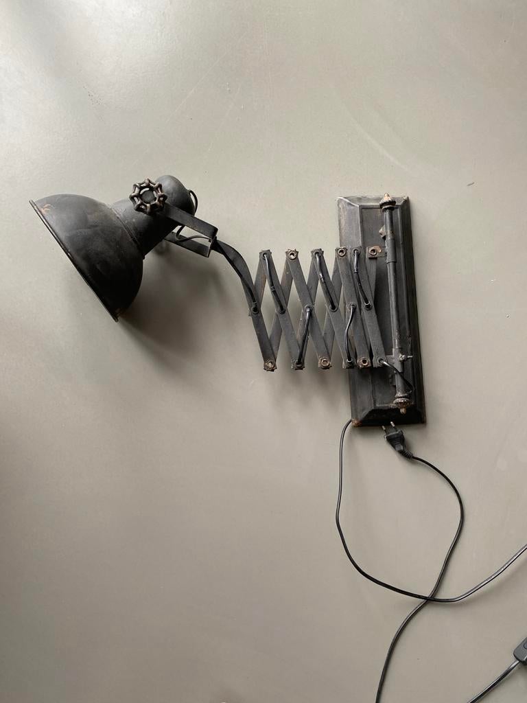 Industriële schaarlamp wandlamp - Zwart metaal, Ophalen, Zo goed als nieuw