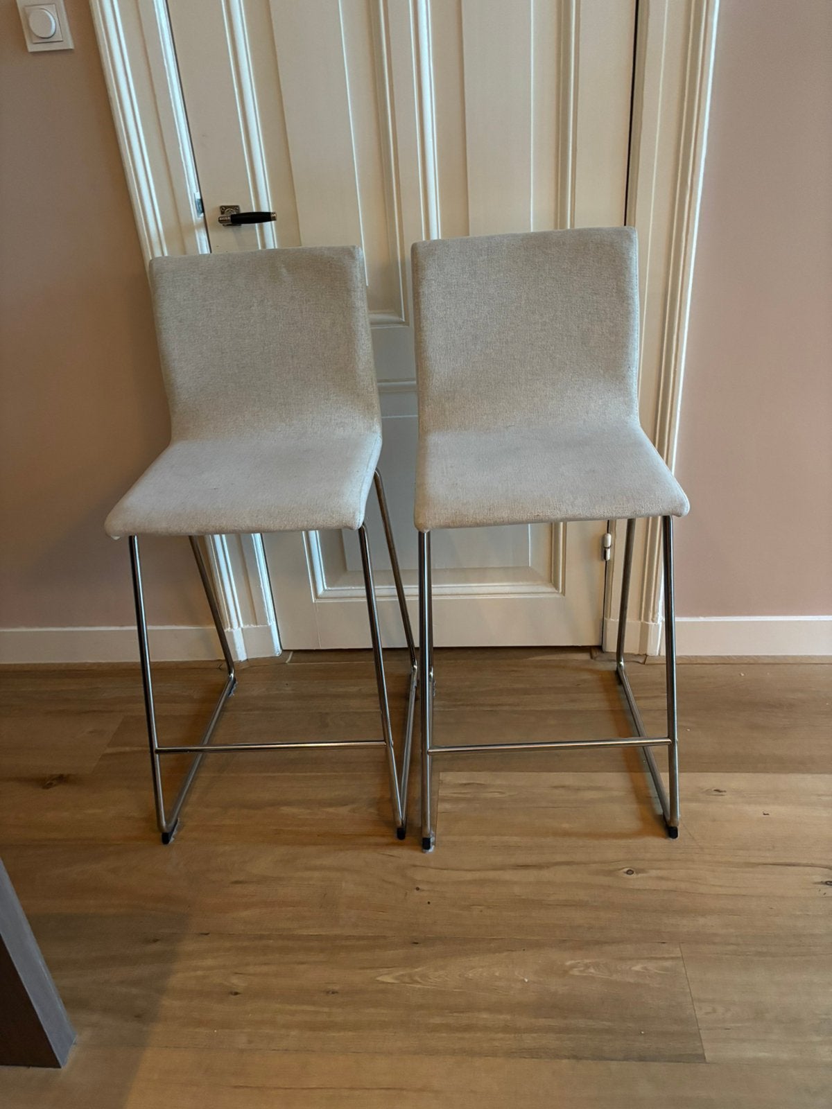 Ikea grijze barkrukken in nette staat!, 2 krukken, Ophalen, Zo goed als nieuw, 60 tot 90 cm