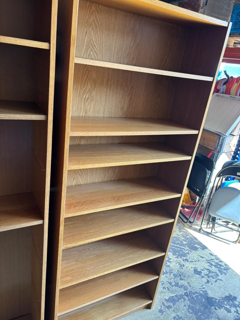 2x boekenkast - 28x80x200H + verhoging, 1025xe, Zo goed als nieuw, Re, 150 tot 200 cm