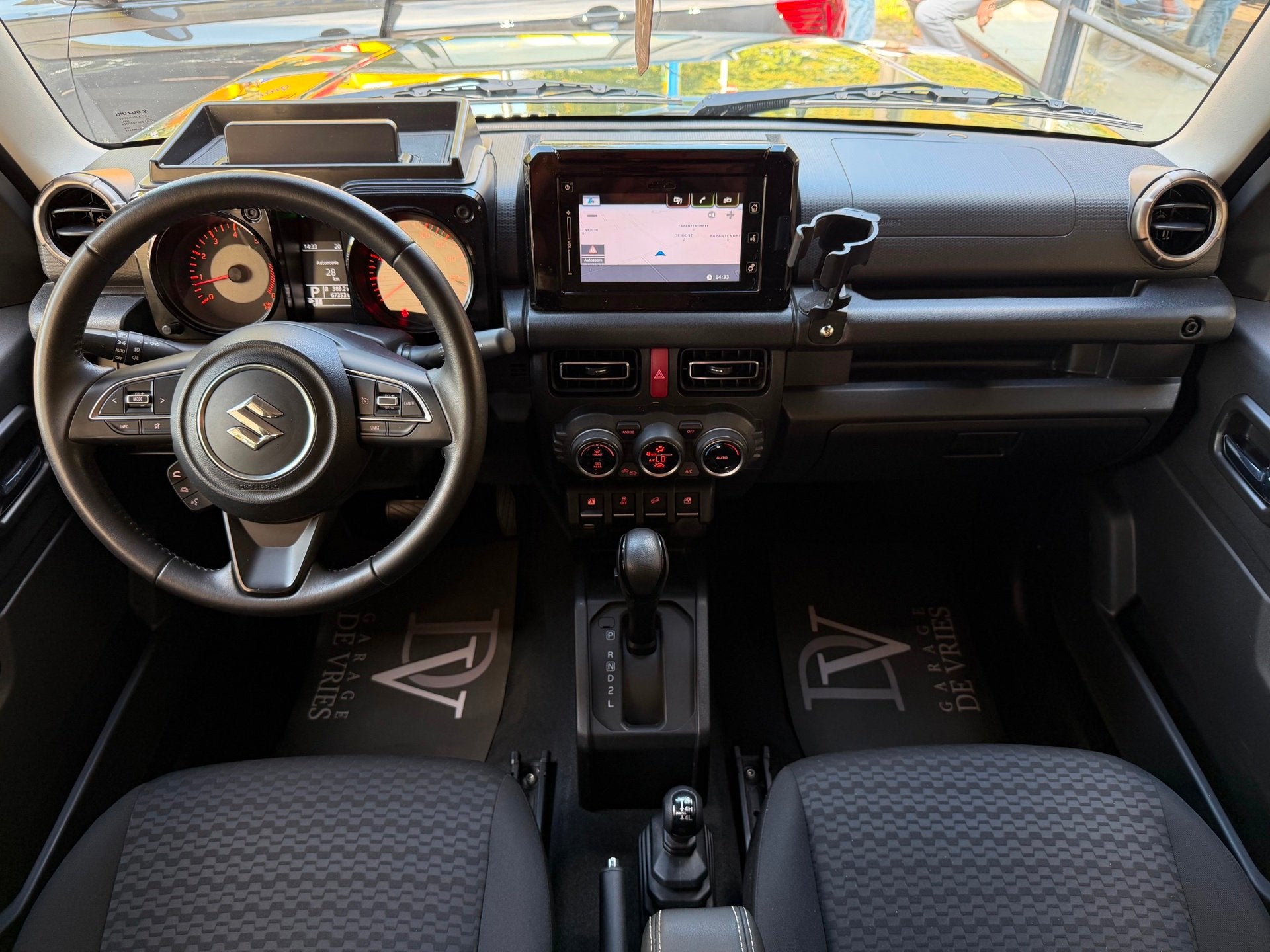 Suzuki Jimny 1.5 Stijl Automaat AllGrip 4x4 Navi Camera Crui, Automaat, Dealer onderhouden, Gebruikt, Zwart