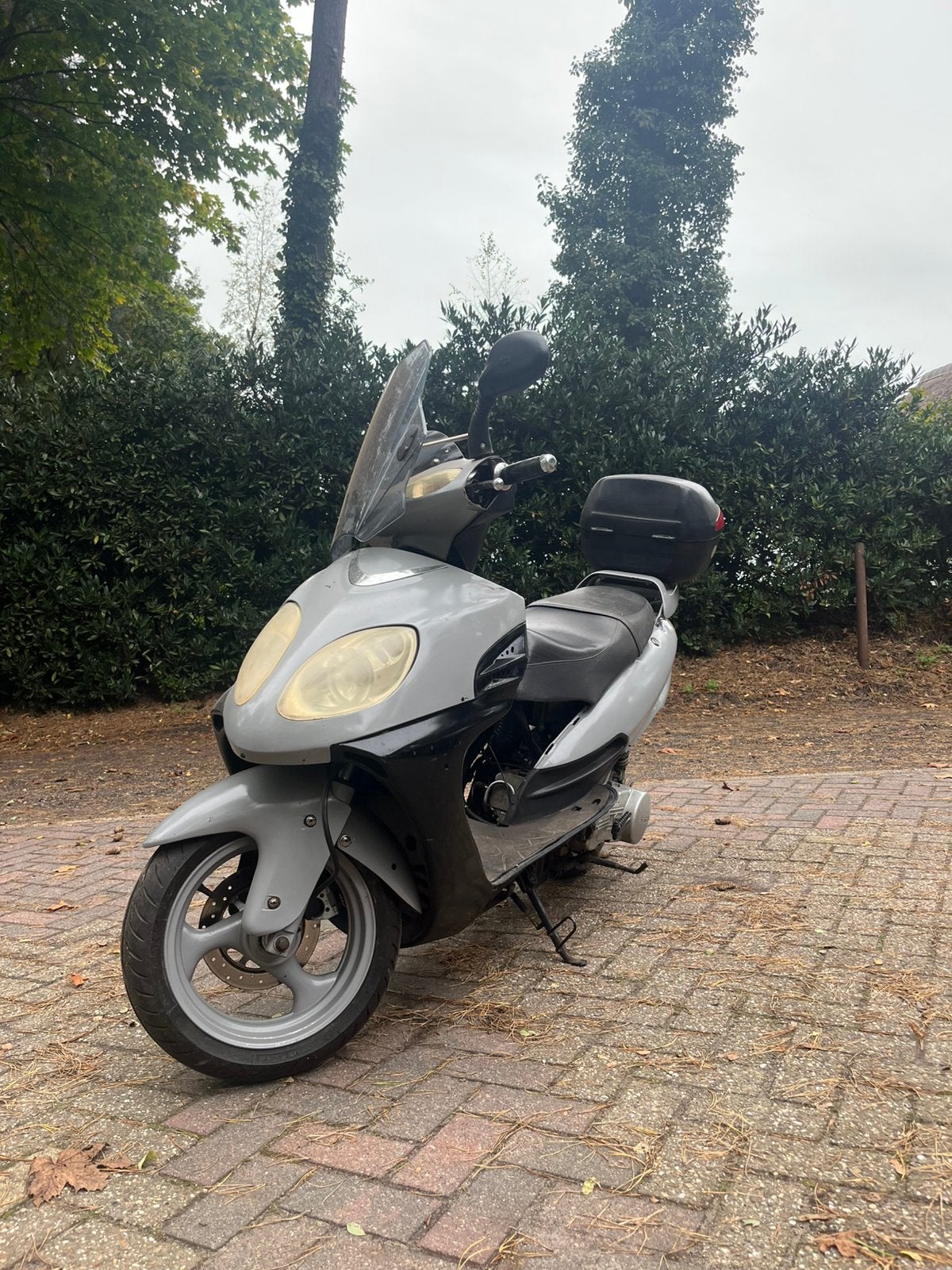 Motorscooter hysun 125cc, Ophalen, Zo goed als nieuw, Benzine, Overige modellen