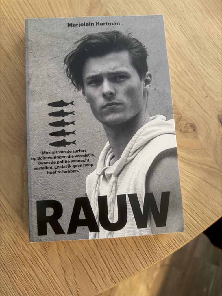 RAUW - Marjolein Hartman (Boek), Ophalen of Verzenden, Gelezen, Nederland
