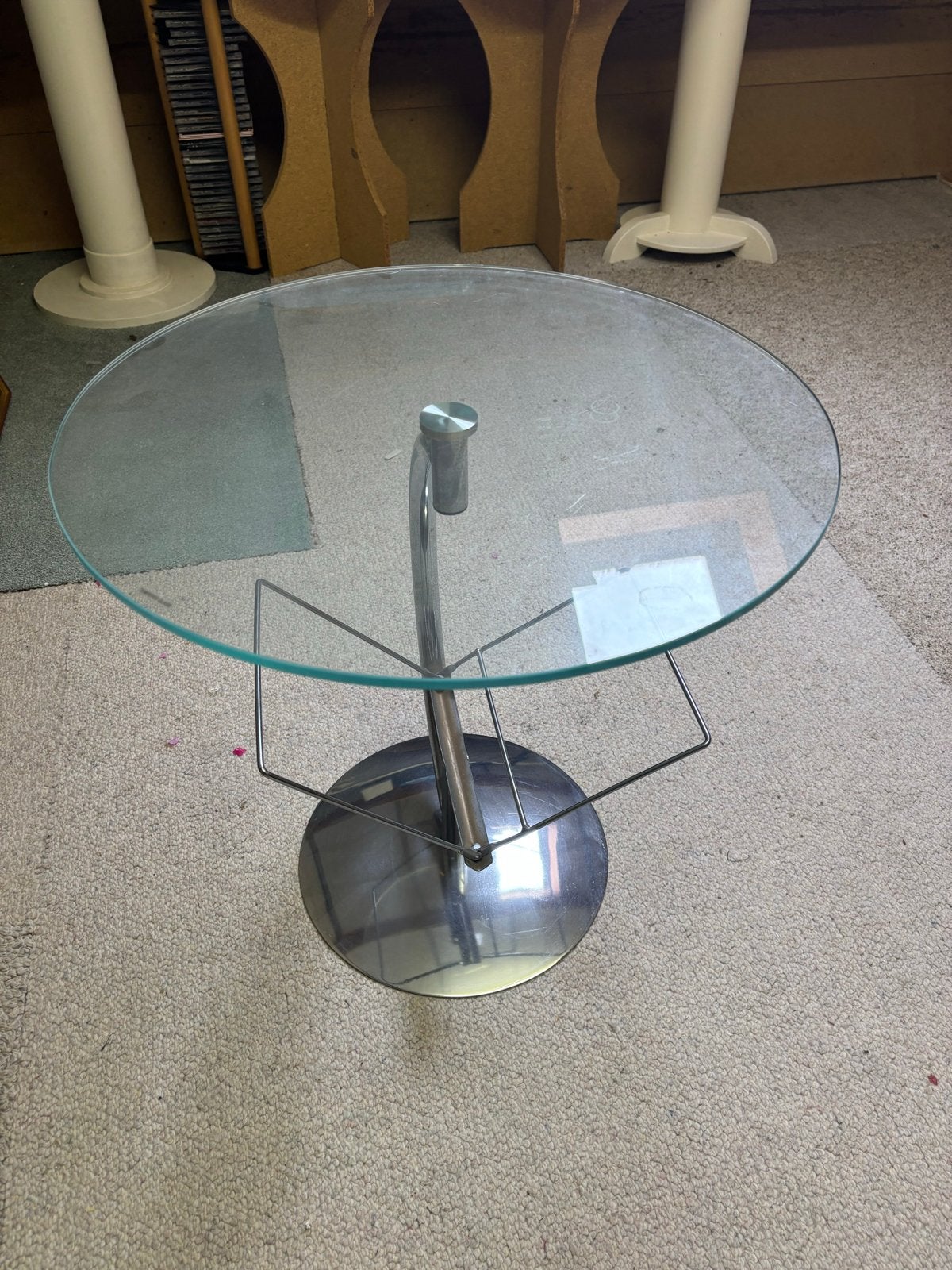 Vintage salontafel met onderstel en tijdschriftenrek, Minder dan 55 cm, Gebruikt, Rond, Glas