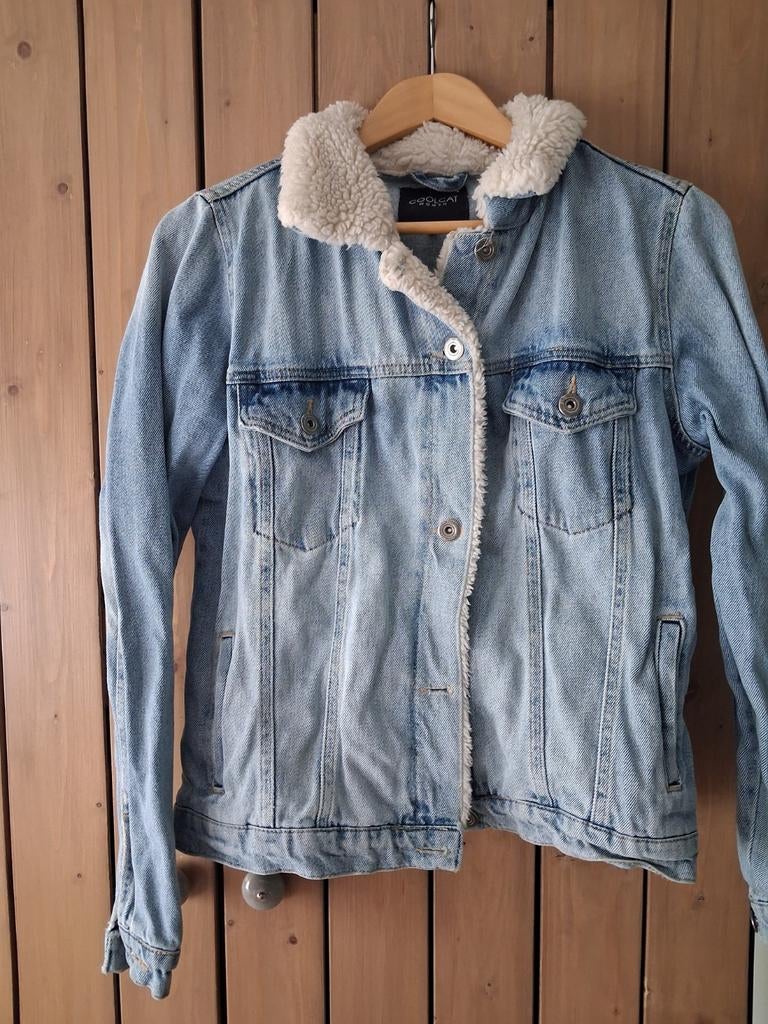 Spijkerjas spijkerjack met nep bont kraag en details, maat L, Ophalen of Verzenden, Zo goed als nieuw, Maat 38/40 (M), Blauw