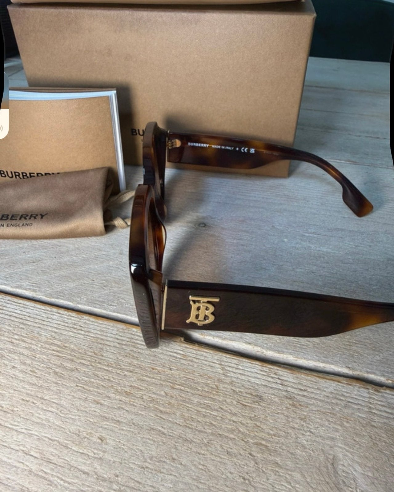 Burberry Zonnebril - Zo goed als nieuw, Overige merken, Zonnebril, Bruin, Ophalen of Verzenden
