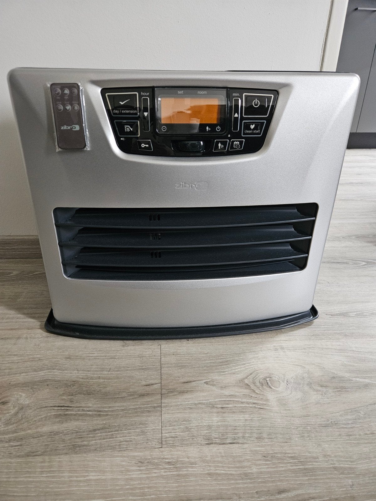 Zibro laserkachel LC 150 met veiligheidssensor, Ophalen, Overige brandstoffen, Petroleumkachel, Zo goed als nieuw