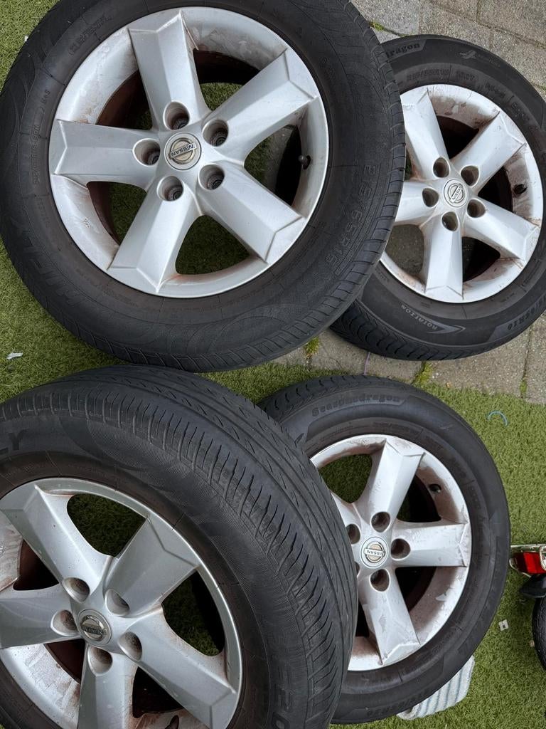 Nissan velgen 16 inch met banden (aan vervanging toe), Ophalen of Verzenden, Gebruikt