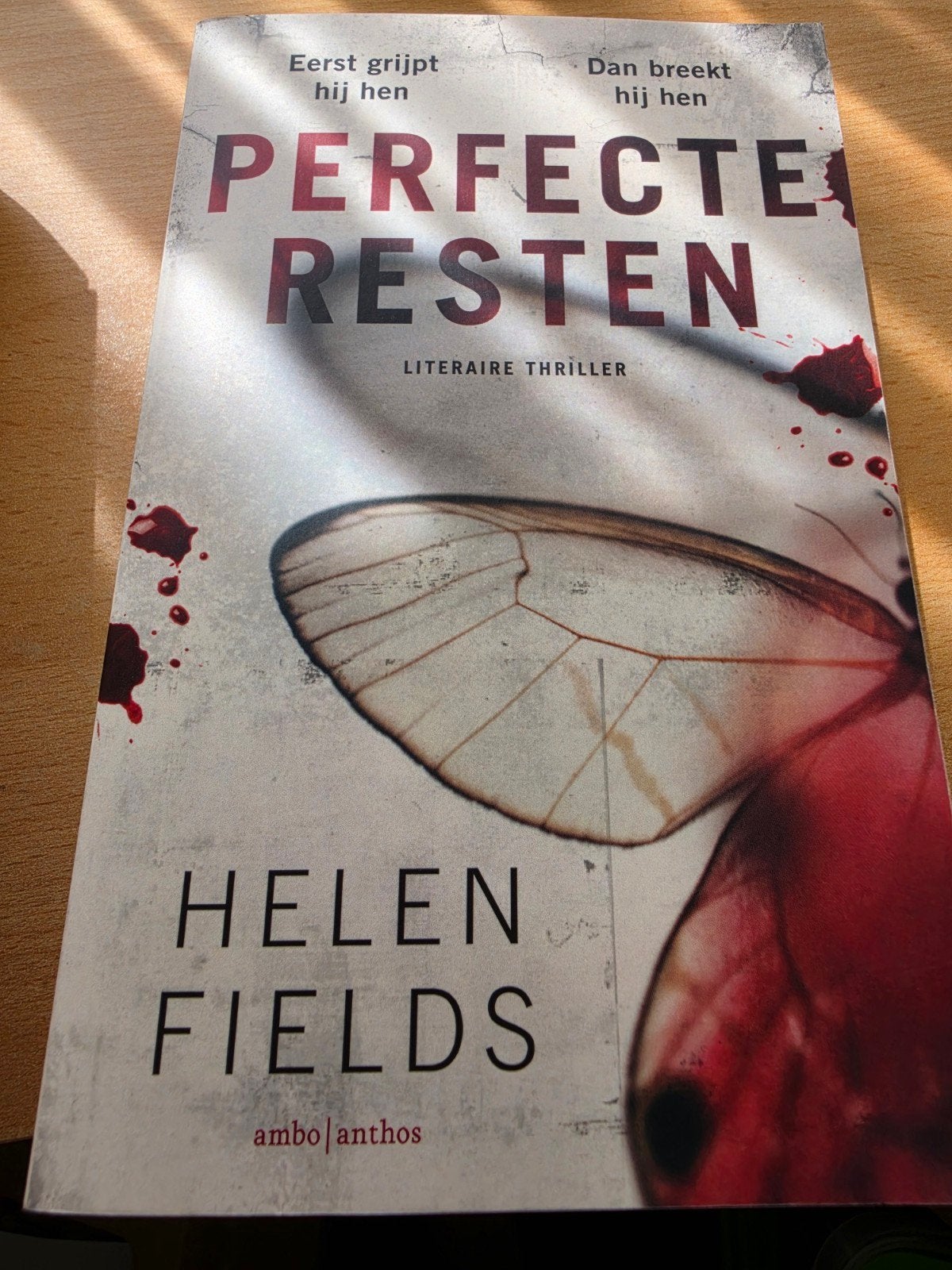 Helen fields Perfecte resten, Boeken, Ophalen of Verzenden, Zo goed als nieuw