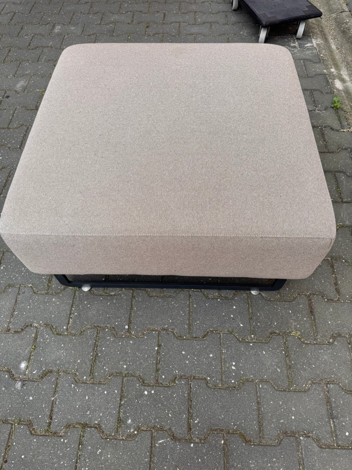 Artifort Mare hocker / poef afmeting 83x83cm, Huis en Inrichting, Banken | Voetenbanken en Poefen, Ophalen, Luxe design, Gebruikt