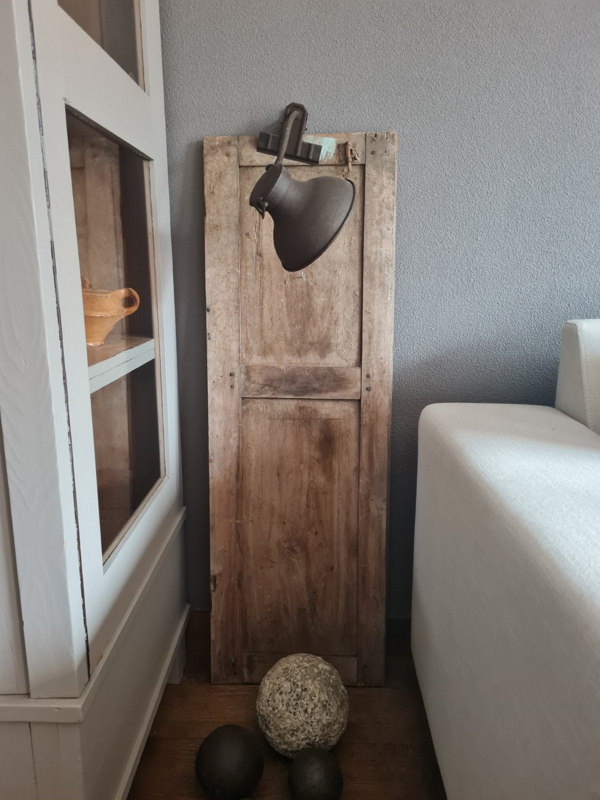Vintage houten paneel met industriële lamp, Ophalen