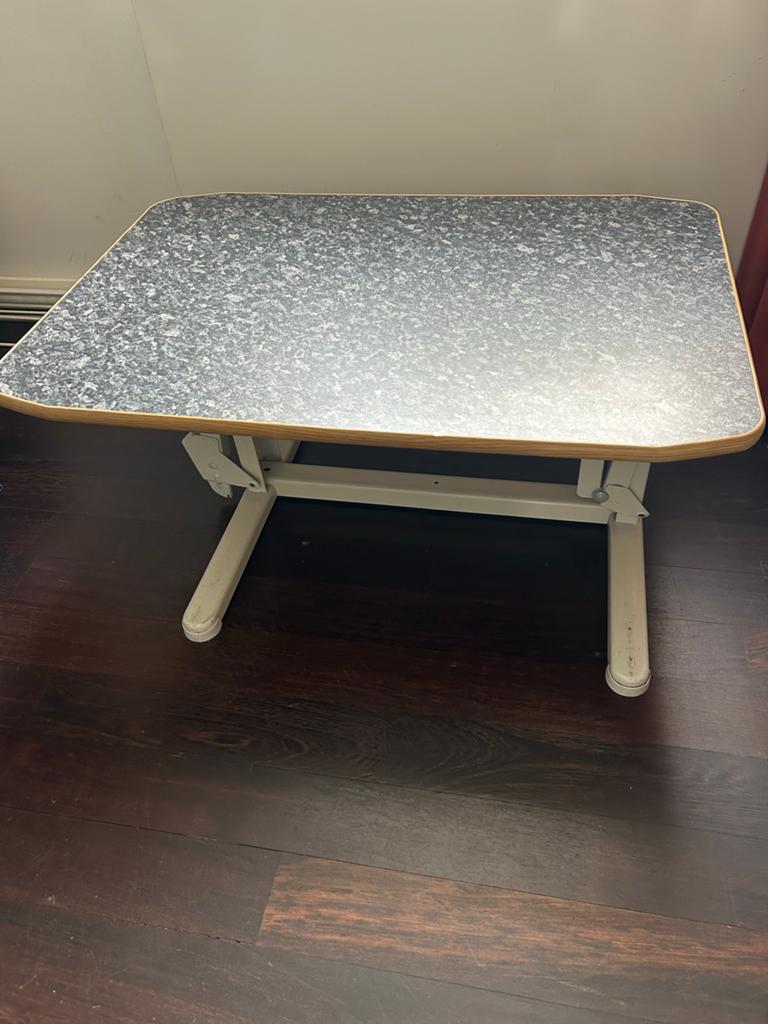 Verstelbare camper/caravan tafel - 81x55 cm, Huis en Inrichting, Tafels | Bijzettafels, Ophalen, Gebruikt, Metaal of Aluminium