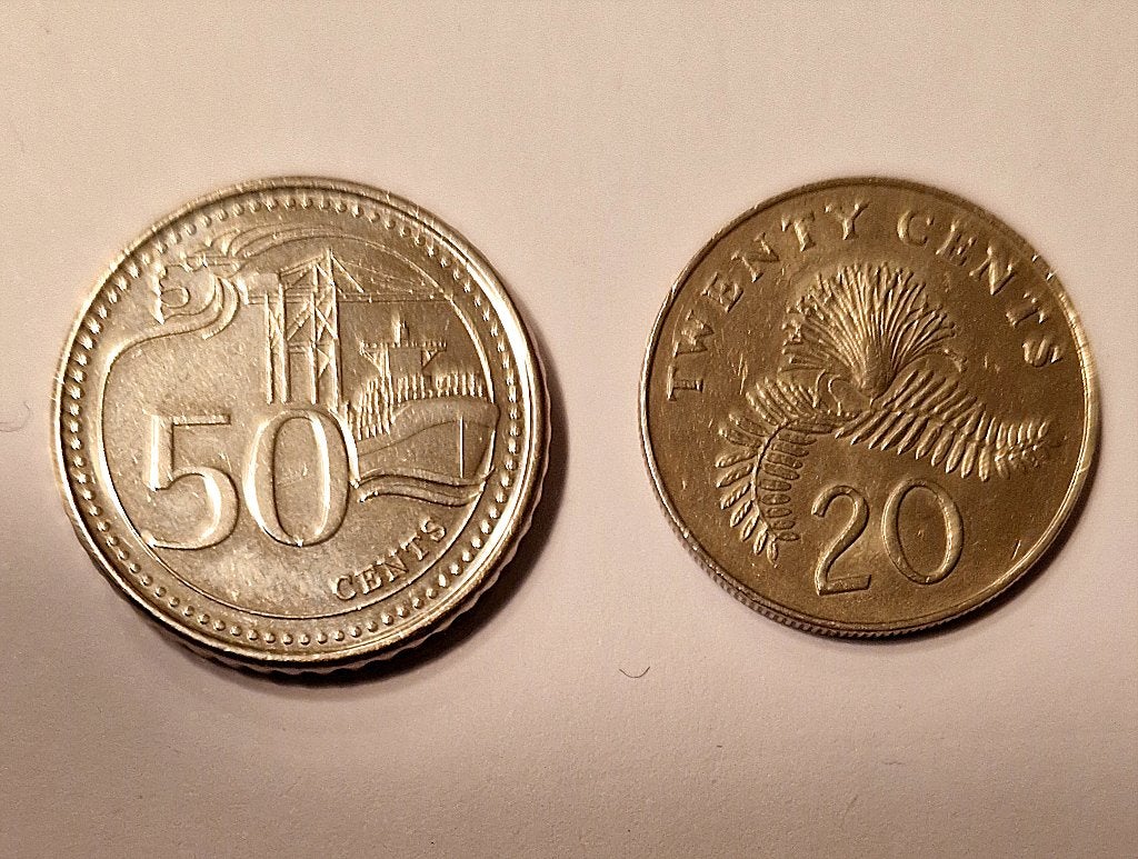 Singapore 50 (uit 2013) & 20 (uit 1986) cents munten, Ophalen of Verzenden, Zuidoost-Azië, Losse munt