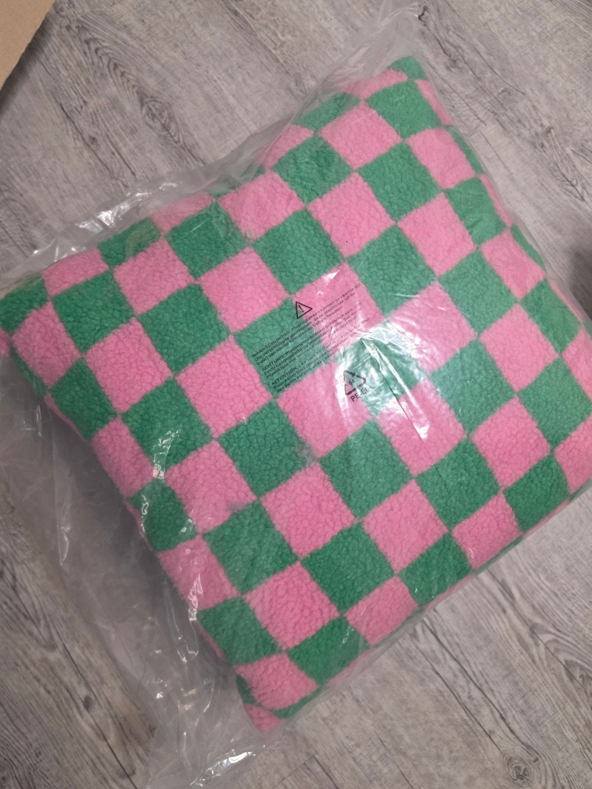 2 Roze en Groen Geruit Kussen - Nieuw, Ophalen of Verzenden, Nieuw, Roze, Vierkant