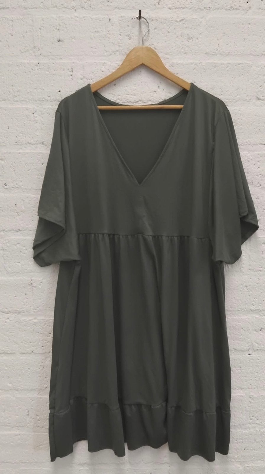 Nieuwe legergroene tuniek van italy maat 2xl., Ophalen of Verzenden, Nieuw, Groen, Blouse of Tuniek
