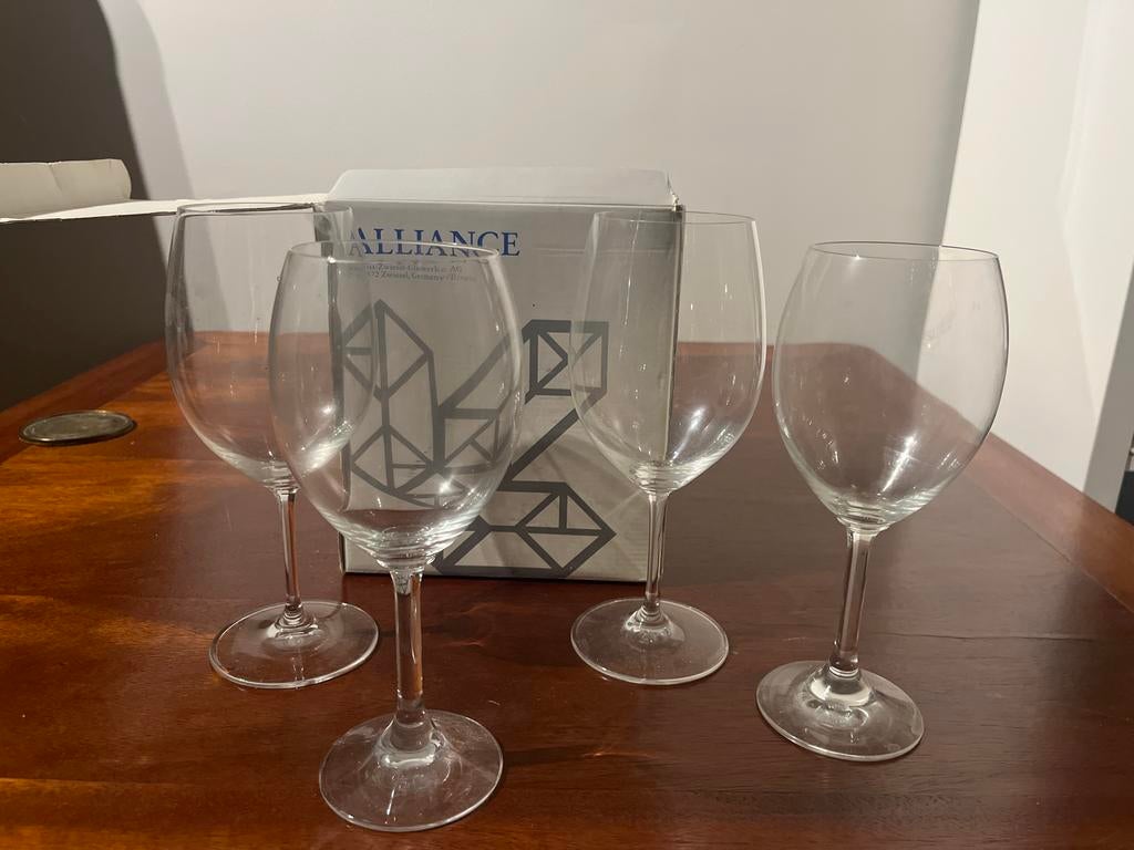 Set van 4 Schott Zwiesel wijnglazen, Huis en Inrichting, Keuken | Servies, Ophalen, Zo goed als nieuw, Glas, Glas of Glazen