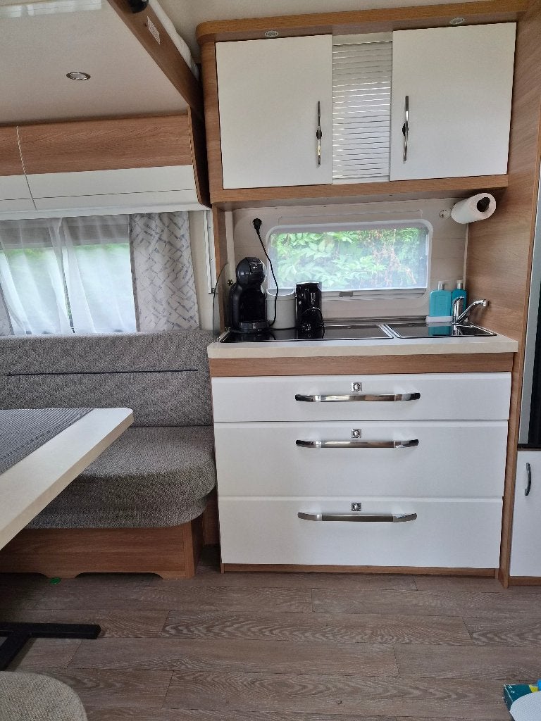 Hobby UHK 515 caravan te koop, Kachel, Rondzit, Hobby, Hefbed