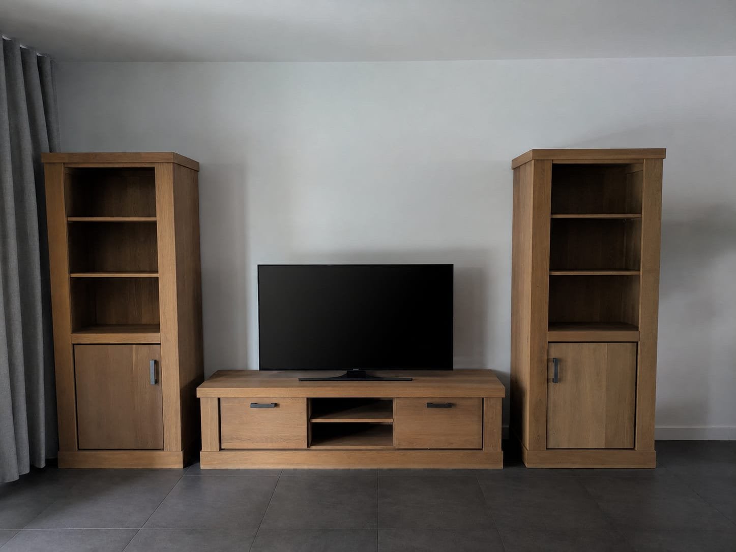 Eikenhouten meubels TVmeubel en 2 boekenkasten Totaal €100, Ophalen